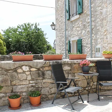 Boutique Castello Gulich فندق بوريتش