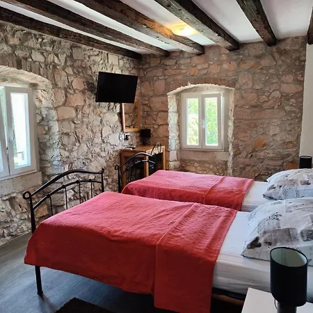 Castello Gulich فندق